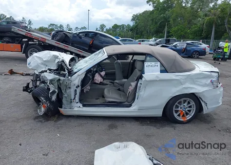 2011 BMW 128I z USA, uszkodzony, nr VIN WBAUN1C54BVH83426